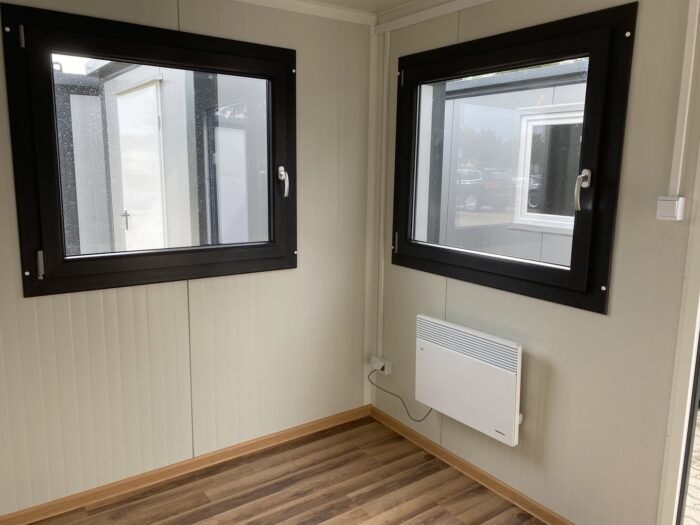 Container Ufficio 5×2,4 Metri con Bagno e Doccia | Modulo Completo Attrezzato 7 Container Ufficio 5×2,4 Metri con Bagno e Doccia | Modulo Completo Attrezzato - immagine 7